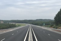 Cao tốc Đà Nẵng-Quảng Ngãi là dự án có quy mô lớn nhất của Bộ GTVT ở khu vực Nam Trung Bộ thời điểm hiện tại. Ảnh: VGP/Phan Trang.