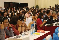 Đồng đảo nhà đầu tư trong nước và quốc tế tham dự Hội nghị IREC 2018.