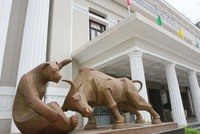 Sôi động doanh nghiệp chuyển sàn niêm yết