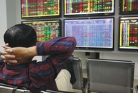 Có nhiều nguyên nhân khiến việc xử lý tài sản là cổ phiếu bị chậm trễ.