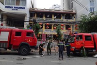 Hiện trường vụ cháy nhà hàng ở phố tây Nha Trang sáng 30/11.