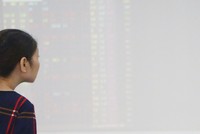 Chứng khoán bật tăng, kỳ vọng thị trường “vào sóng”