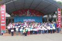 200 trẻ em Hà Giang được nhận học bổng khuyến học.