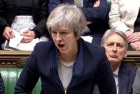 Thủ tướng Anh Theresa May phát biểu tại quốc hội sau cuộc bỏ phiếu hôm 15/1. Ảnh:Reuters.