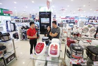 Tổng mức bán lẻ hàng hóa và dịch vụ tháng 2 giảm nhẹ