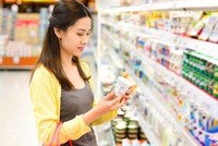 Người Việt được xác định đang có tỷ lệ tiết kiệm và dành ít chi tiêu hơn.