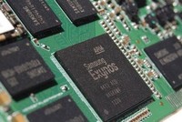 Samsung có thể sẽ mất ngôi vị là nhà cung cấp chất bán dẫn số một thế giới vào tay nhà sản xuất chip điện tử Intel. (Nguồn: theinquirer.net).