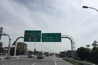 Phương tiện lưu thông trên tuyến đường Hà Nội-Bắc Giang. (Ảnh: Việt Hùng/Vietnam+).