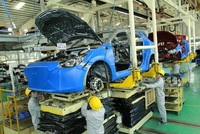 Xe nội thua xe nhập, 2 năm kiến nghị ưu đãi vẫn dậm chân.