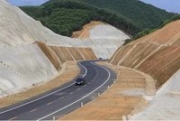 Cao tốc La Sơn - Túy Loan. Ảnh: Võ Thạnh.