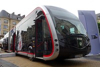Một mẫu xe buýt điện lưu thông tại thủ đô Paris, Pháp. Ảnh: transporturbain.canalblog.com.