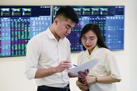 Bluechips đồng pha, VN-Index dễ vượt mốc 1.000 điểm