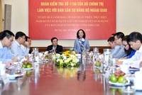 Đồng chí Trương Thị Mai đánh giá cao Bộ Ngoại giao thực hiện hết sức nghiêm túc, kịp thời và toàn diện chủ trương chung của Bộ Chính trị, Ban Bí thư - Ảnh VGP/Hải Minh.