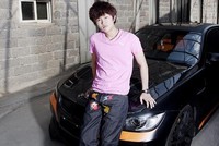 15 tuổi, Lý đã gây nhiều tai tiếng cho bố mẹ khi phải vào trại giáo dưỡng một năm bởi gây tai nạn rồi đánh người. Ảnh: zaker.