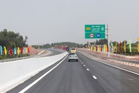 Đường cao tốc Bắc Giang - Lạng Sơn.