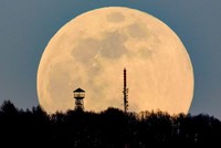 Siêu trăng sắp thắp sáng bầu trời tháng 3