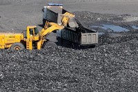 Theo Dự thảo Luật Doanh nghiệp (sửa đổi), DNNN bao gồm các doanh nghiệp do Nhà nước nắm giữ trên 50% vốn điều lệ hoặc tổng số cổ phần có quyền biểu quyết . Ảnh: Đ.T.