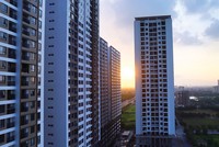 Doanh nghiệp bất động sản chịu áp lực kép