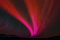 Minh họa vệt sáng kỳ lạ xuất hiện trên bầu trời Nhật Bản. Ảnh: Space.