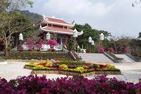 Đền thờ Liệt Sĩ đã được nhà đầu tư (Công ty cổ phần Du lịch An Giang) xây dựng mới.