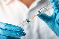 Moderna sẽ thử nghiệm vaccine Covid-19 trên quy mô lớn hơn trong giai đoạn 2. Ảnh: iStock.