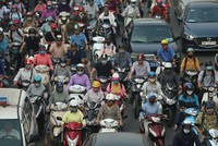 Dòng phương tiện ùn tắc trên đường Nguyễn Trãi, Hà Nội.