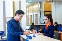 Tranh thủ bán cổ phiếu ngân hàng trước làn sóng niêm yết, chuyển sàn
