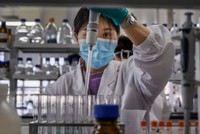 Vaccine ngừa Covid-19 của Việt Nam tiến vào giai đoạn 2 thử nghiệm.