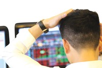 Tình trạng treo lệnh thường xảy ra khi thanh khoản của sàn HOSE chạm ngưỡng 14.000 tỷ đồng trong phiên. Ảnh: Dũng Minh.