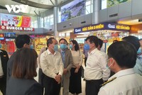 Đoàn công tác Ban chỉ đạo Quốc gia phòng chống dịch Covid-19 kiểm tra tại sân bay Cam Ranh.