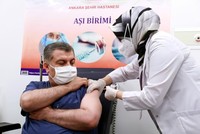 Thổ Nhĩ Kỳ bắt đầu tiêm vaccine ngừa Covid-19. (Ảnh: Reuters).