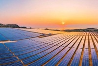 Mạng lưới truyền tải điện chưa đồng bộ với công suất phát điện mặt trời.