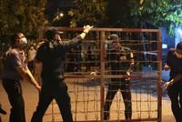 Một khu dân cư ở Quận 7 bị phong tỏa, 60 người ở chung nhà cho thuê với bệnh nhân đều âm tính.