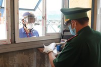 Chốt kiểm tra y tế tại Cảng cá Quy Nhơn, Bình Định.