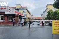 Phong tỏa tạm thời Bệnh viện đa khoa tỉnh Hà Tĩnh sau khi xác đinh 1 người làm việc tại đây mắc Covid-19.