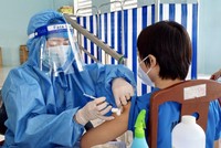 Bạc Liêu tiêm vaccine cho trẻ em từ 12 đến 17 tuổi.