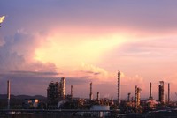 Hết khan cung, cổ phiếu xăng dầu sẽ nóng