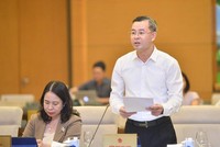 Phó Tổng kiểm toán nhà nước Ngô Văn Tuấn báo cáo tại phiên họp.