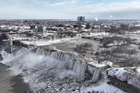 Khung cảnh kỳ thú được tạo thành nhờ trận bão tuyết mạnh nhất trong lịch sử 50 năm tại Mỹ