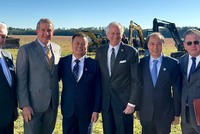 Lễ động thổ Nhà máy đắp lốp xe, tái chế lốp xe và sản xuất dầu nhớt có phụ gia Graphene của Tín Thành Group tại tiểu bang Nam Carolina, với sự tham dự của Thống đốc bang McMaster và Đại sứ Việt Nam tại Hoa Kỳ Nguyễn Quốc Dũng.