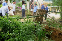 'Hố tử thần' xuất hiện giữa khu dân cư. (Nguồn: Tuổi Trẻ).