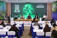 Các diễn giả thảo luận tại Hội thảo “Đa dạng vốn cho phát triển bền vững” do Báo Tài chính - Đầu tư tổ chức.