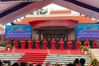 Chủ tịch nước Nguyễn Xuân Phúc, nguyên Chủ tịch nước Trương Tấn Sang, cùng lãnh đạo các Bộ, ban, ngành cơ quan Trung ương và địa phương đã tham dự sự kiện.