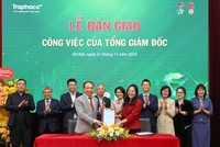 Traphaco (TRA) chuyển giao lãnh đạo, đặt mục tiêu tăng trưởng 2 con số năm 2026