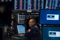 Giới đầu tư thận trọng trước các thông tin mới