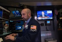 Khối ngoại gom mạnh nhóm cổ phiếu chứng khoán, mua ròng gần 300 tỷ đồng phiên 19/12