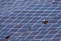 Mỹ cấm nhập khẩu vật liệu tấm pin năng lượng mặt trời từ một số công ty Trung Quốc