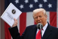 Tổng thống Trump tuyên bố sẽ thiết lập mức thuế quan đơn phương trong vòng vài tuần tới