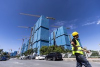 Trung Quốc cân nhắc các biện pháp mới để hỗ trợ thị trường bất động sản 