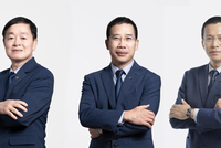 Từ trái qua phải: Ông Lê Hữu Đức, ông Lưu Trung Thái, ông Phạm Như Ánh